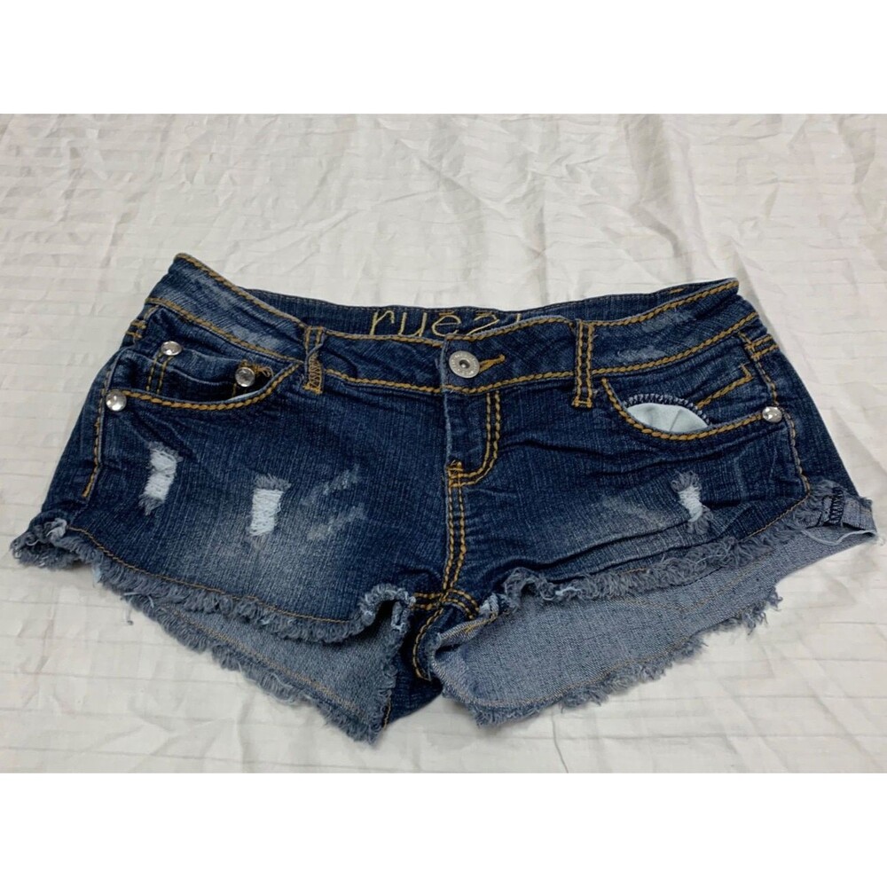 RUE 21 WOMENS JEANS DISTRESSED SHORTS SIZE 3/4